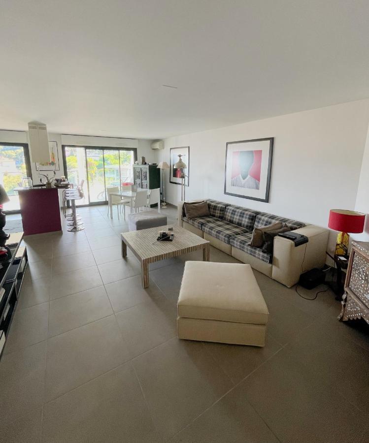 Grand 3 Pieces Avec Terrasse Vue Mer Tout Confort Beausoleil Eksteriør billede